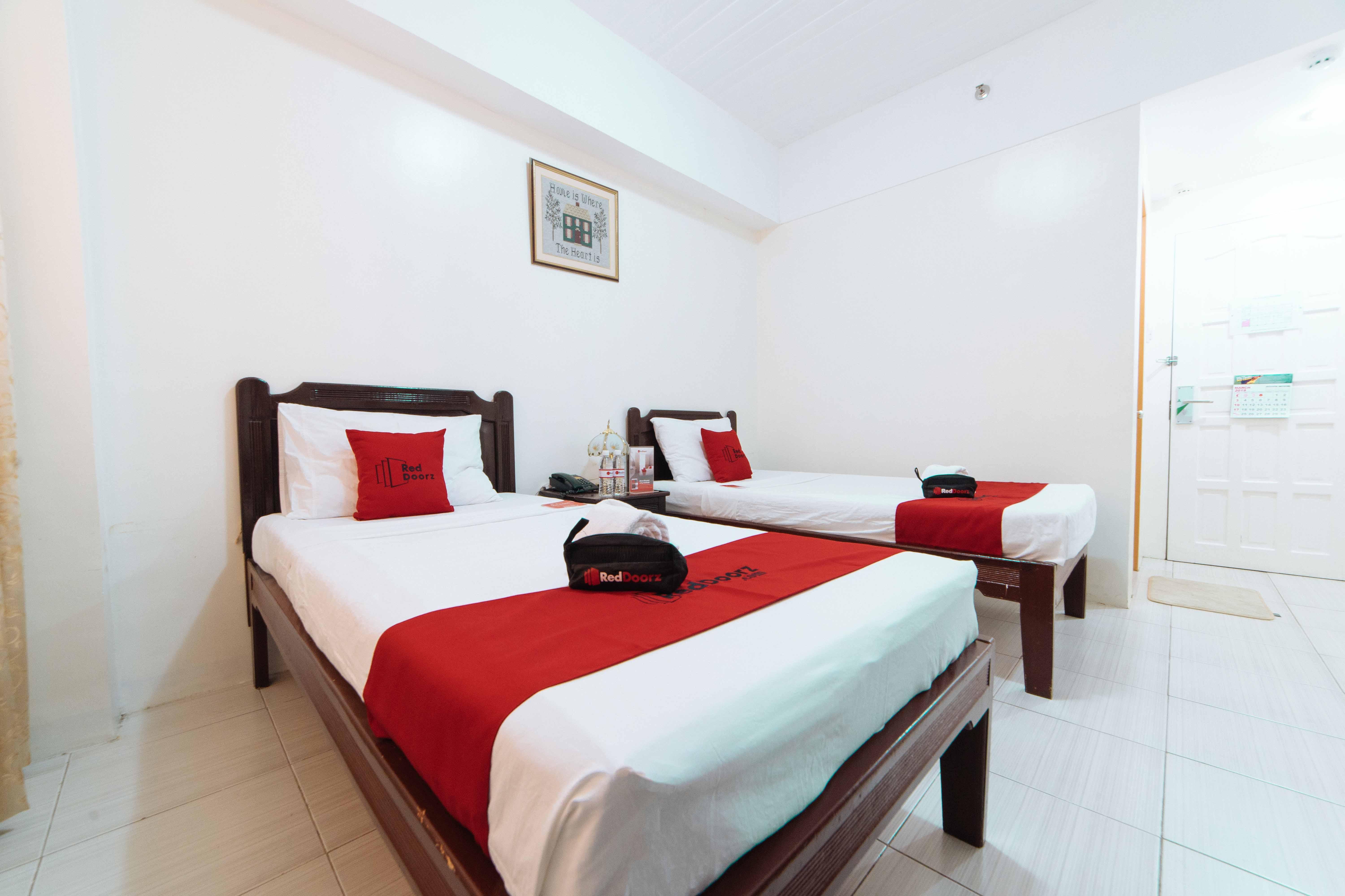 Reddoorz Plus @ Poblacion District Davao City Exteriör bild